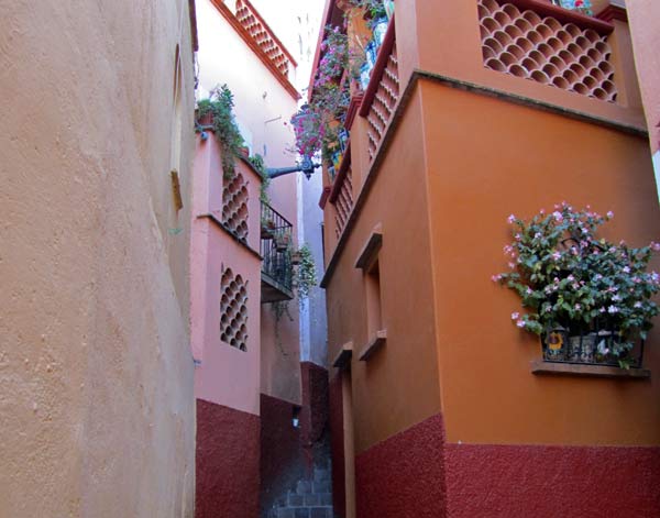 Callejon del Beso Guanajuato